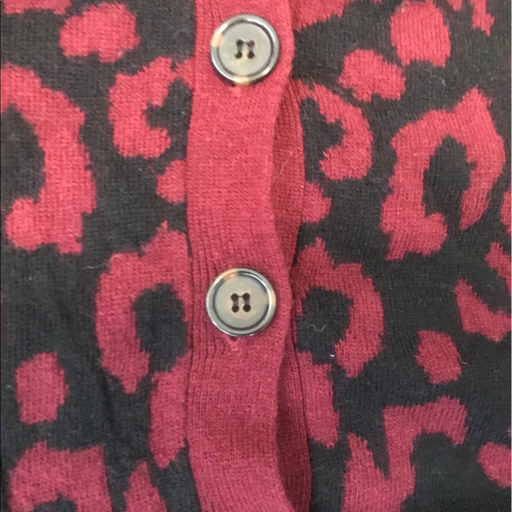 👑✅PRICE FIRM✅ Red Leopard Cardigan with studded details - Picture 4 of 10